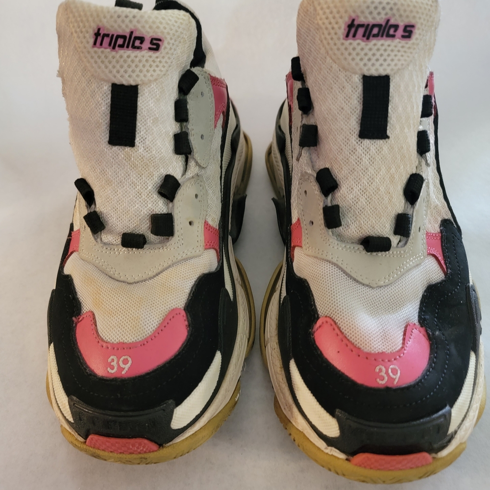 Balenciaga TRiple S (WOMENS)